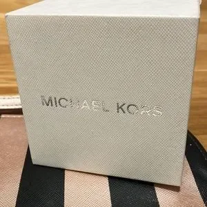 AUTHENTIC (used) Silver tone oversized Michael Kors watch Worn 5 times w/ box MICHAEL Michael Kors | Accessories | Authentic Used Silver  main image 3